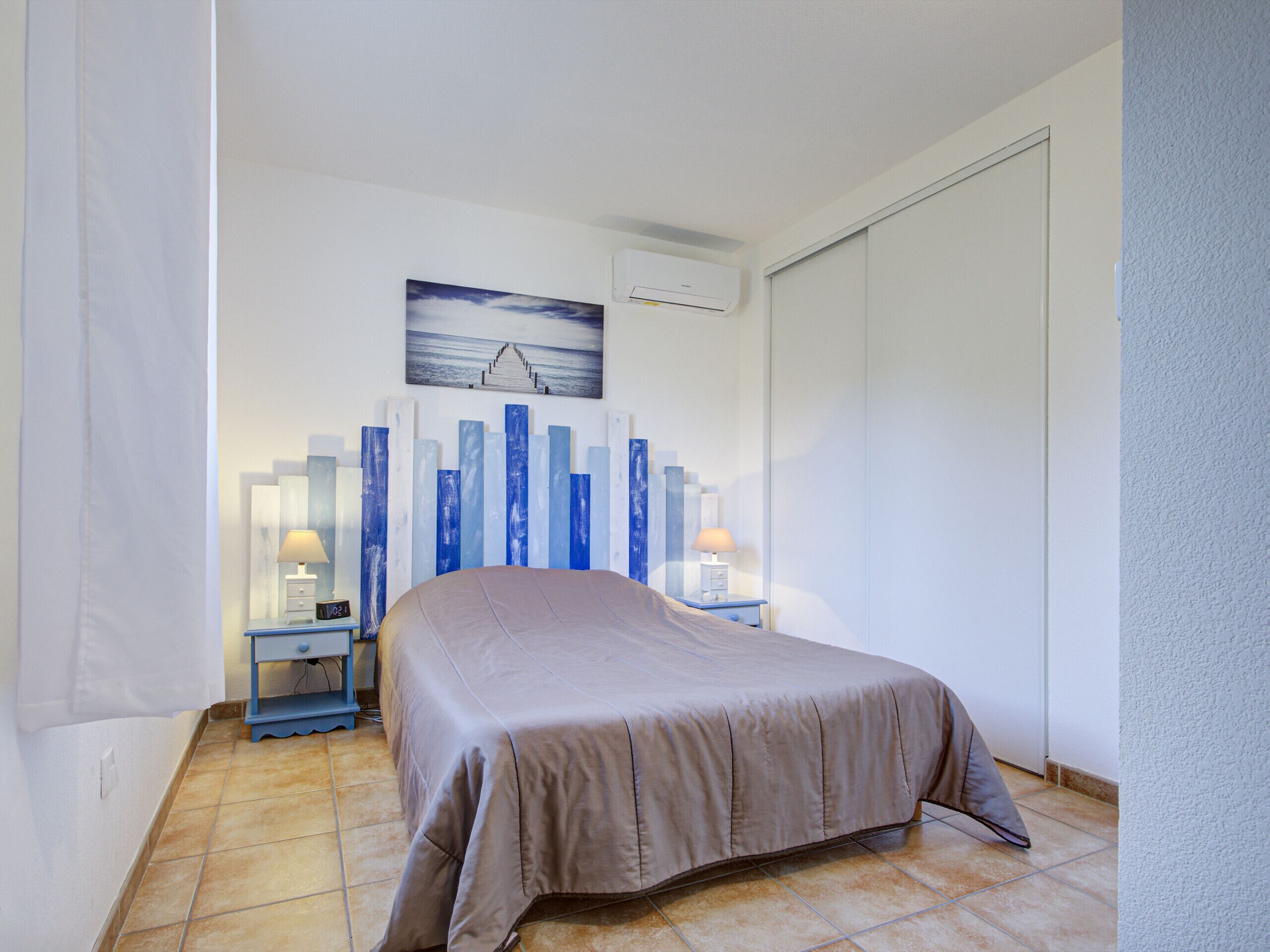2 chambres, fer et planche à repasser