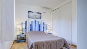2 chambres, fer et planche à repasser