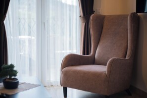 Interior - Spacious 1BR Apt for 3 w/ Terrace & Pool (Sutomore)