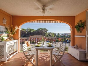 Outdoor dining - Le Thalassa by Interhome (Sainte Maxime)