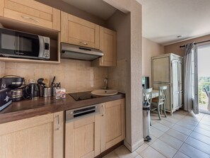 Fridge, microwave, dishwasher, coffee/tea maker - Nice Studio 2 Pers pool view (Callian)