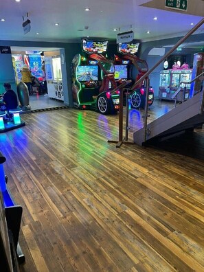 Game room - Tattershall Lakes Country Park - Holiday Accommodation 16405 (Lincoln)