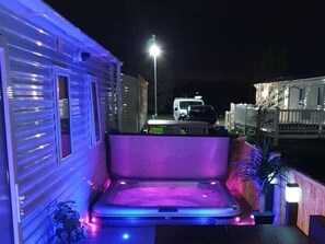 Terrace/patio - Tattershall Lakes Country Park - Holiday Accommodation 16405 (Lincoln)