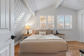 2 bedrooms, iron/ironing board, free WiFi, bed sheets - Cozy Big Bear Cabin w/ Hot Tub, Firepit & Fireplace Near the Lake (Big Bear)
