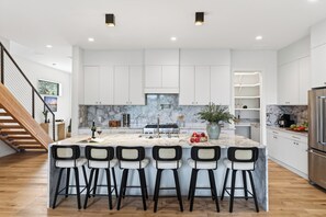 Fridge, microwave, oven, stovetop - Lake Austin Views + Pool, Firepit, Deck, Game Room | Sundown Social by AvantStay (Austin)
