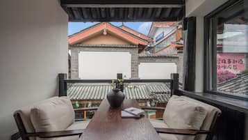 Kamar Triple Comfort, balkon, pemandangan kota | Pemandangan balkon