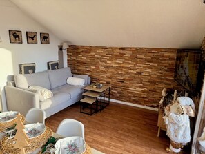 Living area - Le Refuge du Loup - Panoramic view, Netflix & Pool (Dévoluy)