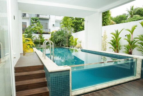 5 BR luxury Villa with Private Pool
Entire villa in Colombo, Sri Lanka
