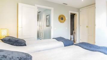 3 Schlafzimmer, Bügeleisen/Bügelbrett, WLAN, Bettwäsche