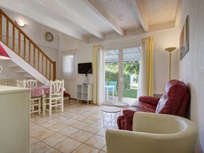 TV - Villa 6 pers with garden in residence with swimming pool (Homps)