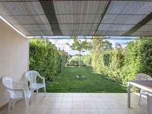 Outdoor dining - Duplex villa air-conditioned,  for 4 pers, with garden (Homps)