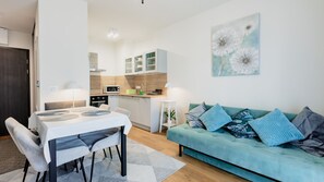 Apartment (11/16) | Living area | Flat-screen TV - Apartamenty Sun & Snow Zwycięzców (Polanica-Zdrój)