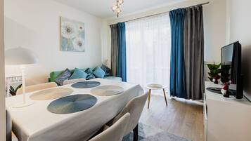 Apartment (11/16) | Ruang tamu | TV skrin rata