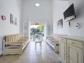 Interior - Charming villa with garden for 6 pers (Homps)