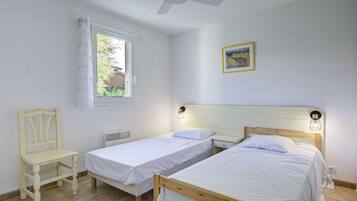2 chambres, fer et planche à repasser, Wi-Fi gratuit