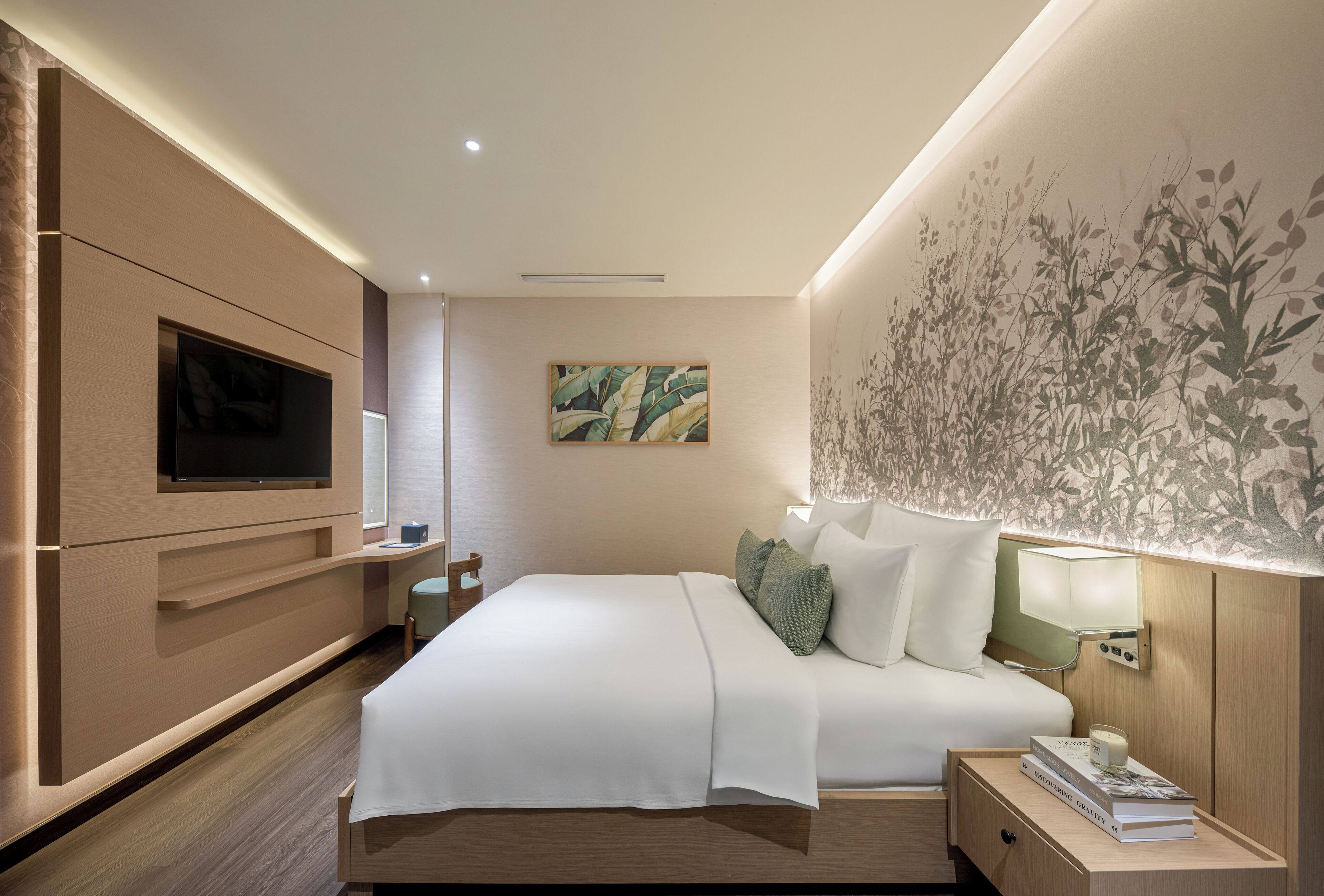 Deluxe Double No Window | Minibar, desk, laptop workspace, free WiFi