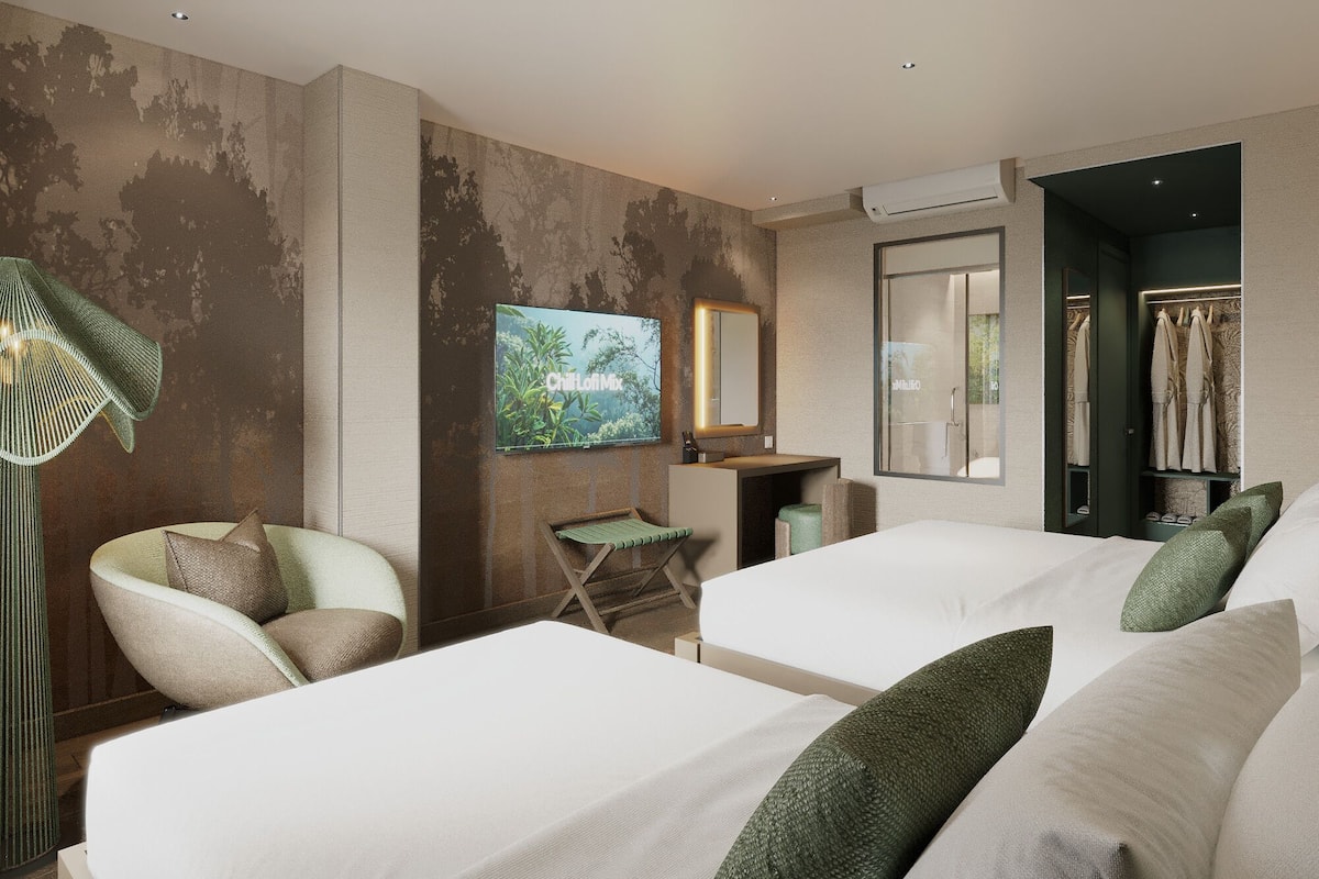 Quarto família | Frigobar, escrivaninha, espaço de trabalho para notebook