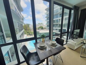 Apartment, 1 Schlafzimmer, Raucher, Balkon | Speisen
