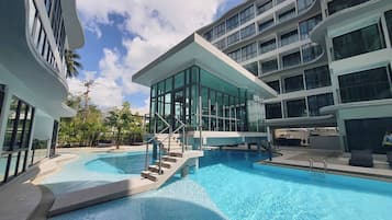 อพาร์ทเมนท์, 1 ห้องนอน, สูบบุหรี่ได้, ระเบียง | สระว่ายน้ำ | สระว่ายน้ำกลางแจ้ง