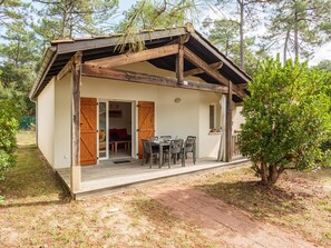 Outdoor dining - Charming House for 6 in Residence with Pool (Ondres)