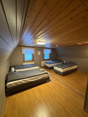 2 bedrooms, WiFi, bed sheets - Hey Hus! Cozy and comfortable home in Lapland with sauna and BBQ space! (Nikkala)