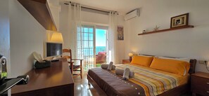 2 bedrooms, iron/ironing board, free WiFi, bed sheets - Arkadia Beach Seafront | The Lighthouse (Las Lagunas de Mijas)