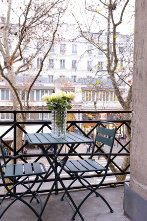 Outdoor dining - Harmony Collection II 2BR 6P AC Opera Grevin (Paris)