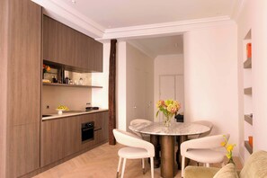 Dining - Harmony Collection II 2BR 6P AC Opera Grevin (Paris)