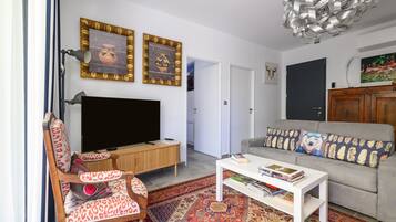 Fernseher, Stereoanlage