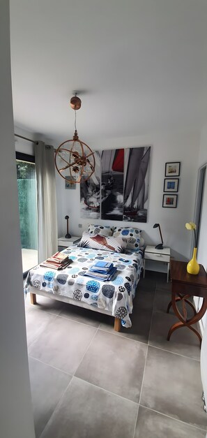 Fer et planche à repasser, Wi-Fi, draps fournis