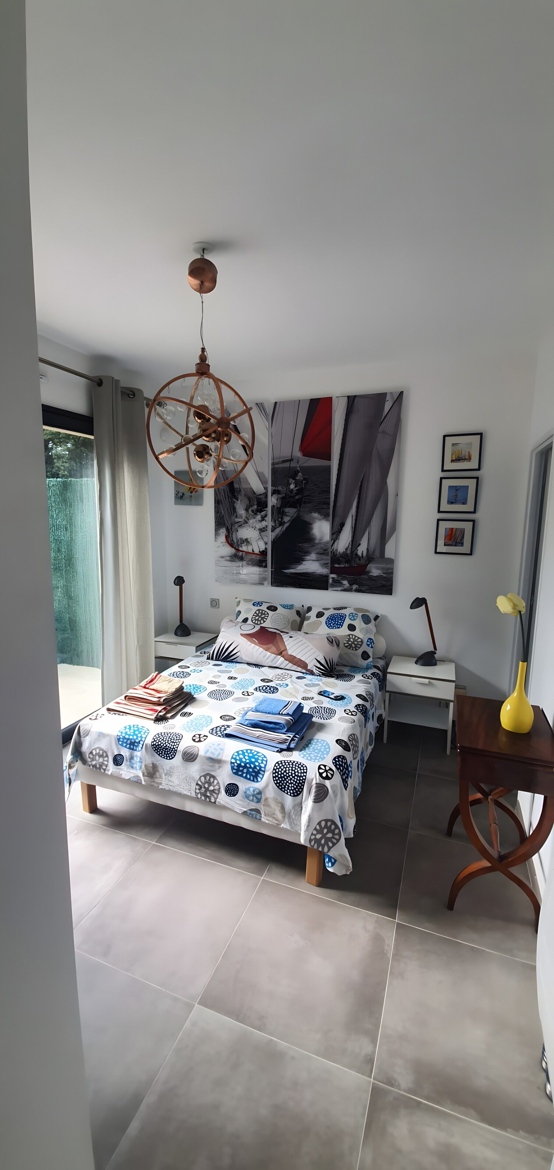 Iron/ironing board, WiFi, bed sheets