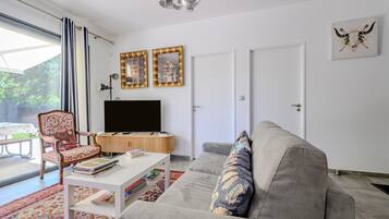 Fernseher, Stereoanlage