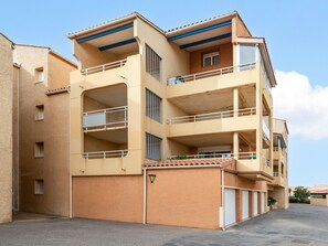 Exterior - apartment with sea view, sleeps 6, balcony (Valras-Plage)