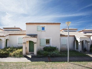 Exterior - Charming duplex villa, sleeps 6, garden (Homps)