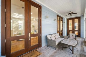 Interior - 🦩Book Me Baby! Beach Cruiser Cottage in WaterColor🦩 (Santa Rosa Beach)
