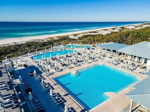 A heated pool - 🦩Book Me Baby! Beach Cruiser Cottage in WaterColor🦩 (Santa Rosa Beach)