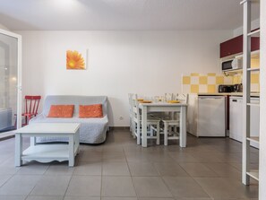 TV - Cottage for 4 pers in residence with pool (Aubignan)