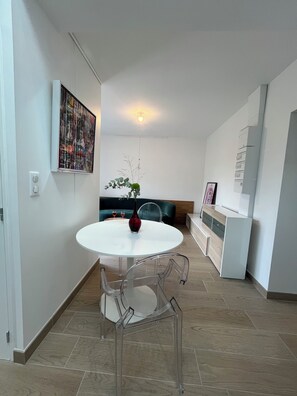 Interior - New 2-person apartment with streetcar access to the 24h Le Mans racetrack (Le Mans)