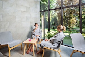 Sauna, tina de hidromasaje, baño de vapor y exfoliaciones corporales 