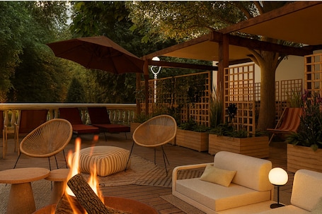 Terrace/patio. Source du Parc Hôtel & Spa