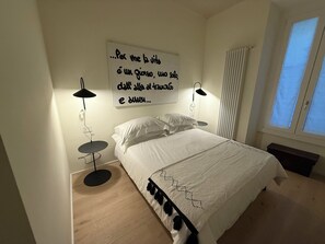 1 slaapkamer, een strijkplank/strijkijzer, reisbedje, wifi