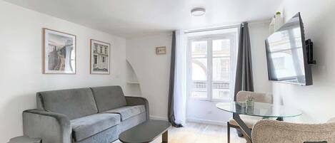 Televisie en een kantoor