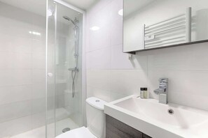 Shower - Studio de charme au cœur du Sentier (Paris)