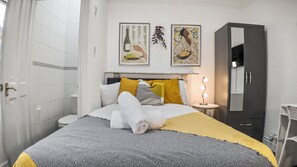 Silitysrauta/-lauta, ilmainen Wi-Fi, vuodevaatteet