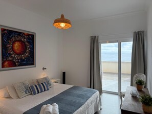 1 dormitorio, tabla de planchar con plancha, wifi gratis y ropa de cama