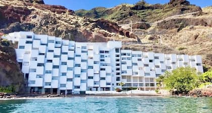 Pambnb Beachfront 1BR Playa Chica