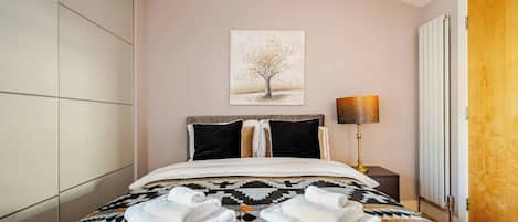 Apartment, 2 Bedrooms, Balcony, City View