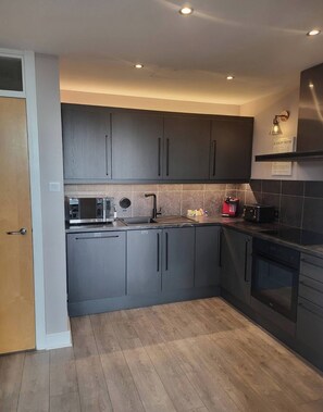 Apartemen, 2 kamar tidur, balkon, pemandangan kota | Interior