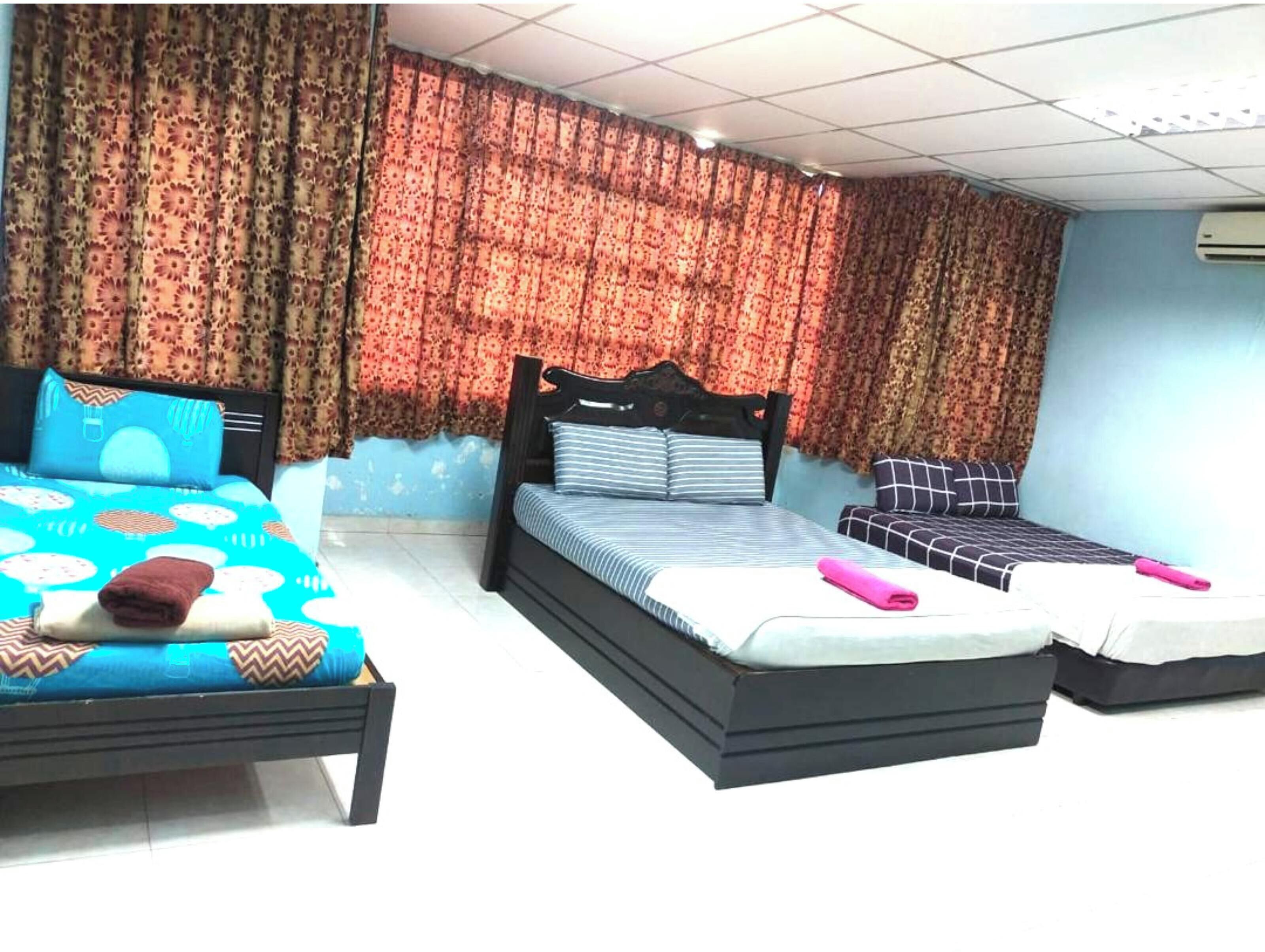 Tremannsrom – deluxe | Wi-fi (inkludert) og sengetøy