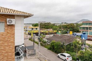 Parkplätze auf dem Gelände